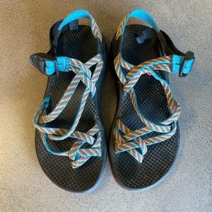 Chaco ~ size women’s 6